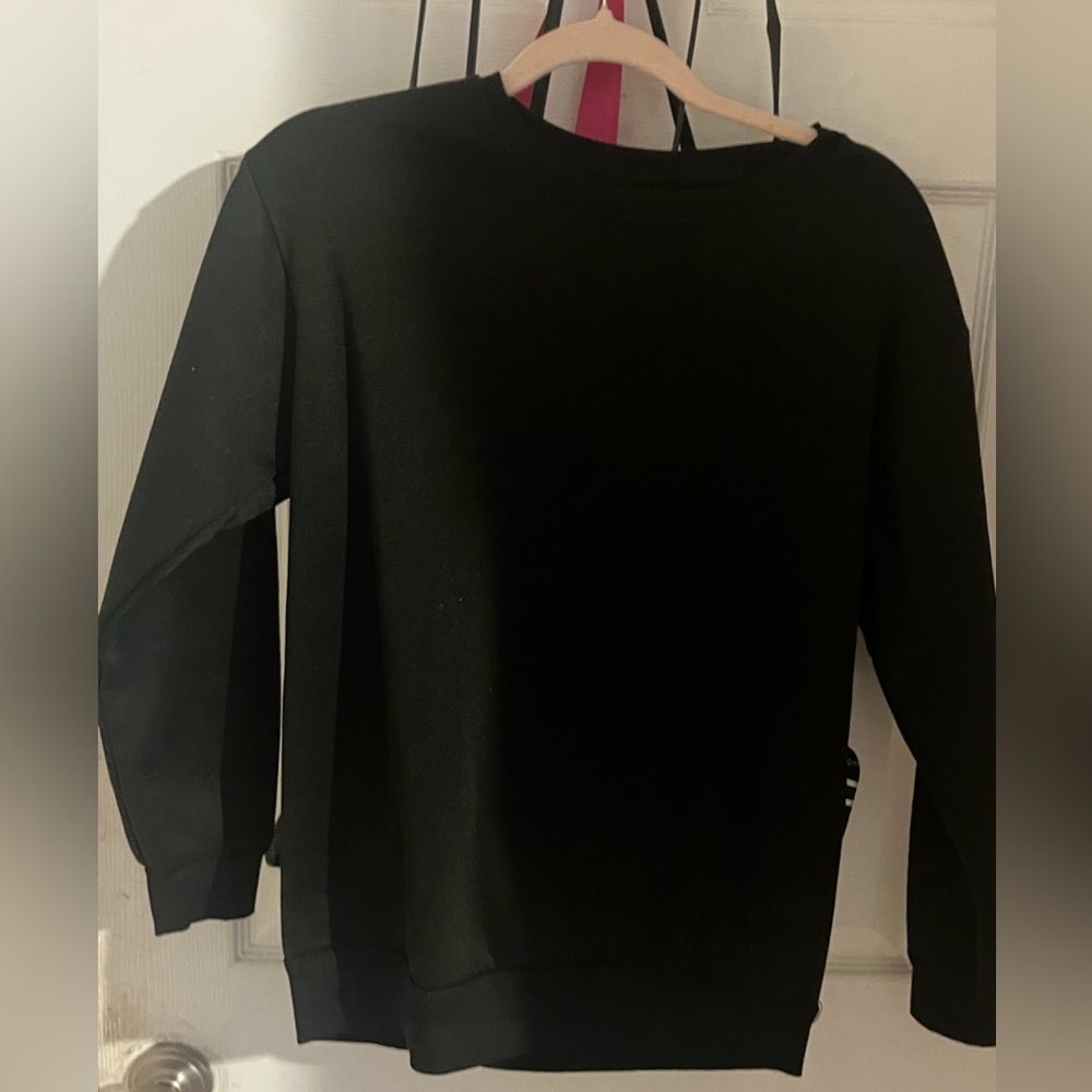 BLACK CREWNECK || SALE ON MY WHOLE CLOSET